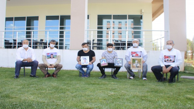 Evlat nöbetindeki baba, HDPyi ‘Vampire benzeterek çocuğunu istedi