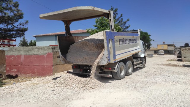Eyyübiye kırsalında yol yapımı aralıksız devam ediyor