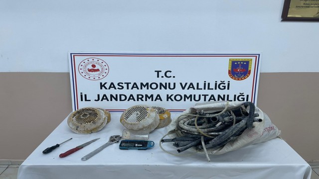 Fabrikadan hırsızlık yaparken yakalanan 2 kişi tutuklandı