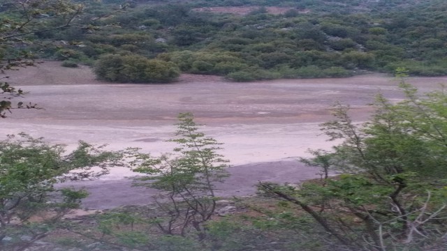 Feke ve Saimbeylide şiddetli sağanak sele neden oldu