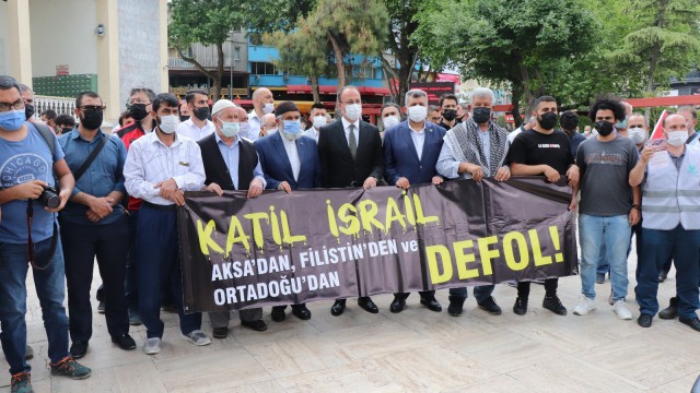 Filistinde ölenler için Denizlide gıyabi cenaze namazı kılındı