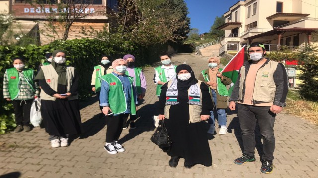 Filistinli Müslümanlara konvoy ile destek verdiler