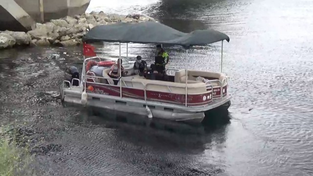 Fırat Nehrine atlayan gence 3 gündür ulaşılamıyor