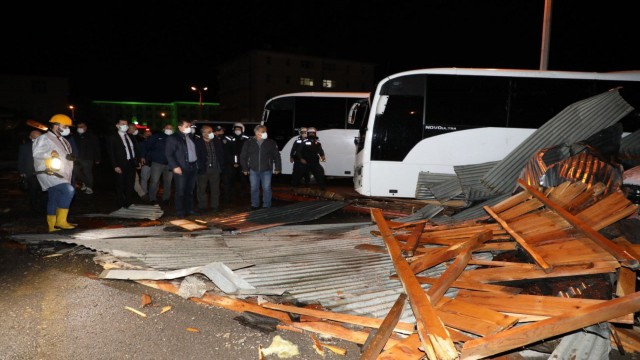 Fırtına 10 dakika sürdü faturası ağır oldu