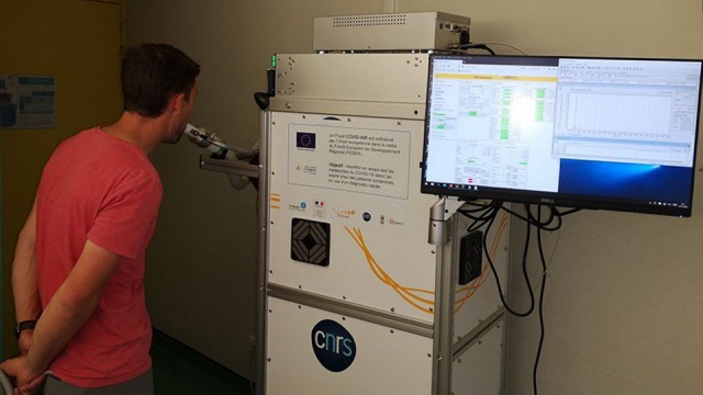 Fransada nefes ile Covid-19 testi yapan cihaz deneme aşamasında