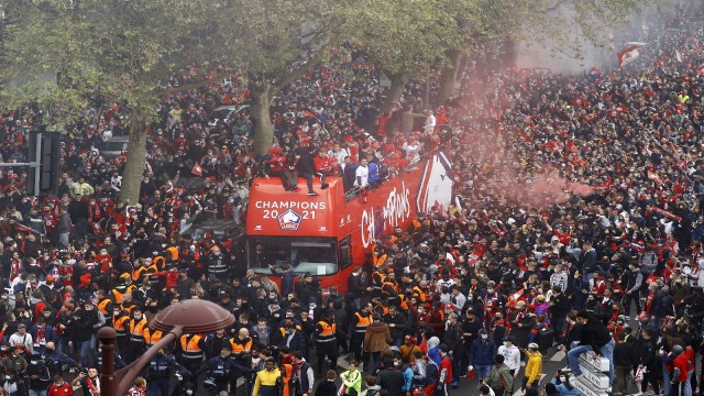 Fransada Türk bayraklarıyla şampiyonluk coşkusu