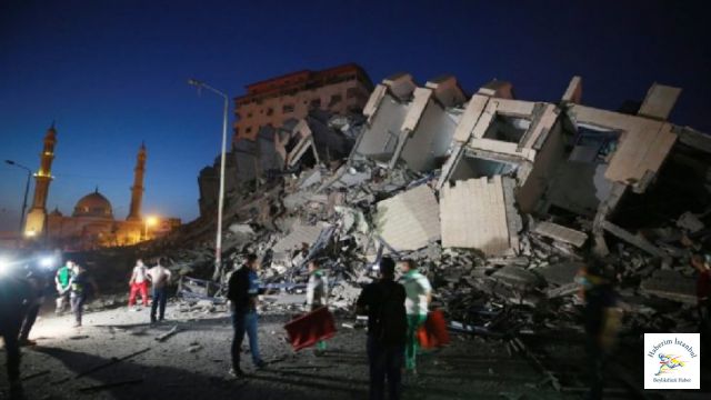 Gazze Bayrama Bombalarla Girdi