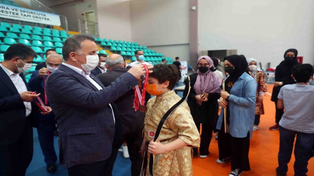 Genç okçular Bağcılarda şov yaptı