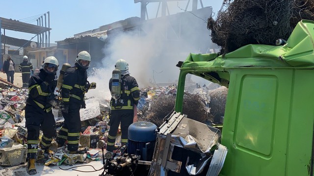 Geri dönüşüm tesisinde korkutan yangın