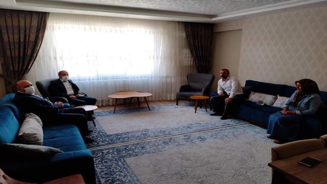 (Güncelleme) Kaymakam Çakıcıdan şehit aileleri ve sağlıkçılarla bayramlaştı