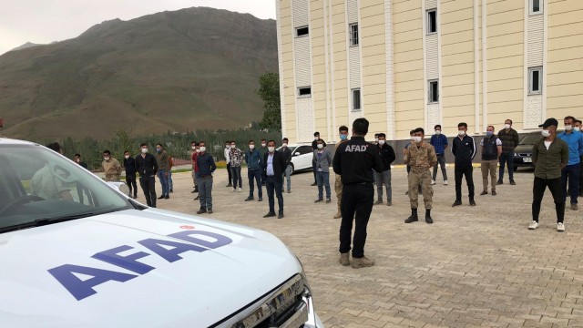 Güvenlik korucularından oluşan çığ timi afetlere hazır