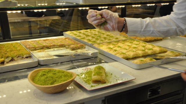 Hacıbaba Pastaneleri, pandemiye rağmen 21inci şubesini Kızıltepede açtı