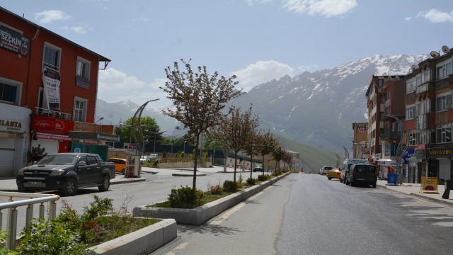 Hakkaride bayram sessizliği