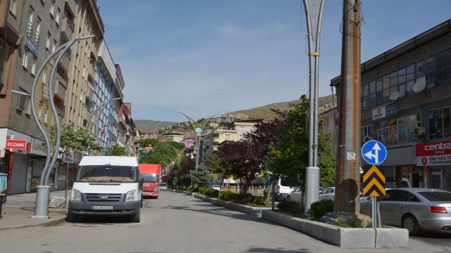 Hakkaride hafta sonu sessizliği