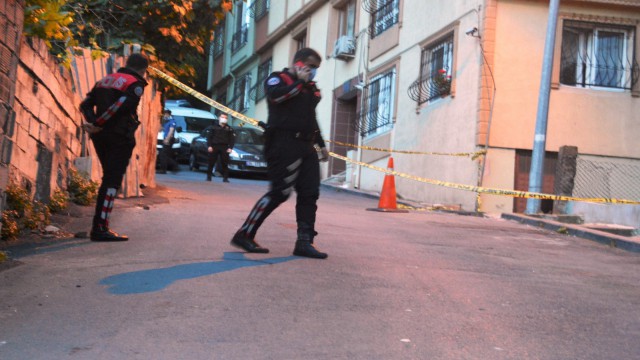 Haliç Kongre Merkezi yakınında çanta paniğe neden oldu