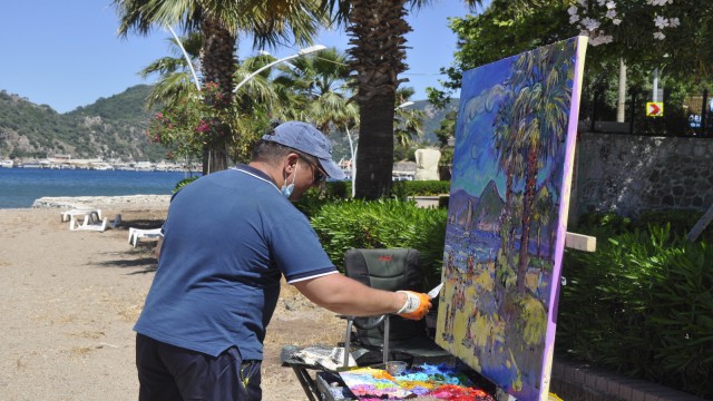 Hem dünyayı geziyor, hem de para kazanıyorlar