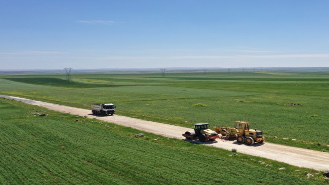 Hilvanda yol yapım çalışmaları