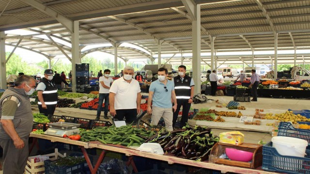 Hisarcık pazarında koronavirüs denetimi