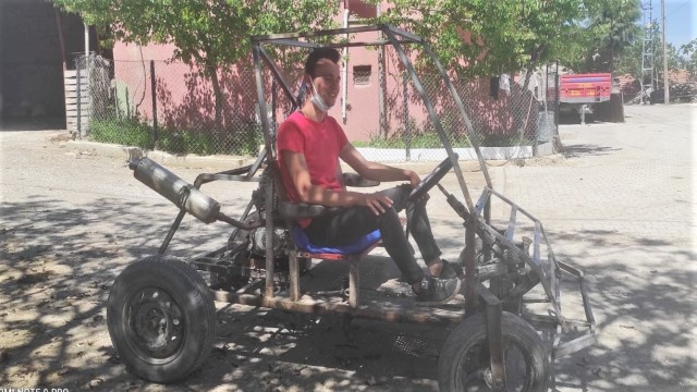 Hurdacıdan topladıkları malzemelerle kendi araçlarını yaptılar