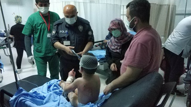 İftar için yakılan mangala benzin döktüler: 1i ağır 2 yaralı