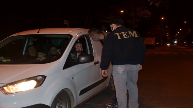 İftar sonrası kalabalıklaşan ilçede denetim artırıldı