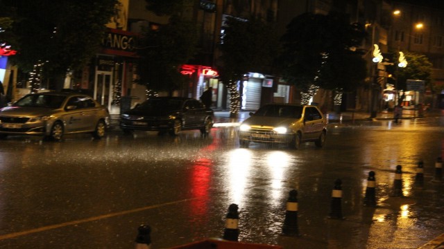 Iğdırda sağanak yağış etkili oldu