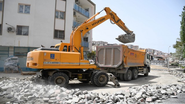 İkiçeşmelik Mahallesinde çalışmalar sürüyor