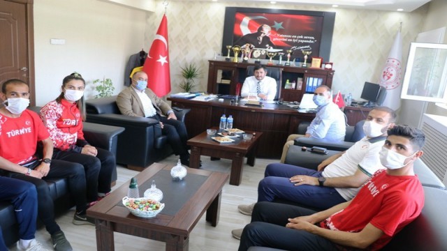 İl Müdürü Çalgan sporcuları tebrik etti