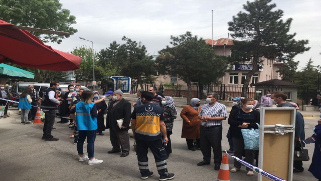 İl Salgın Denetim ekipleri pazar yerlerinde tedbiri elden bırakmadı