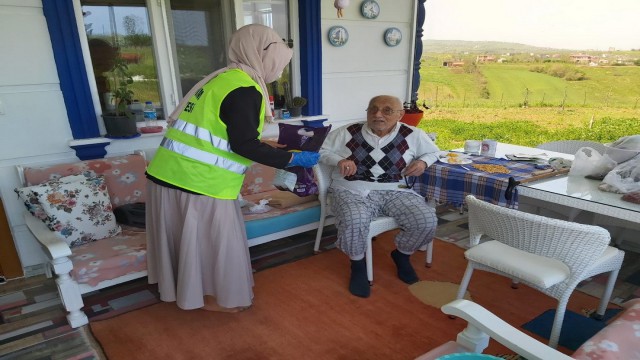 İlkadım Vefa Sosyal Destek ekipleri 13 bin 654 vatandaşın yardımına koştu