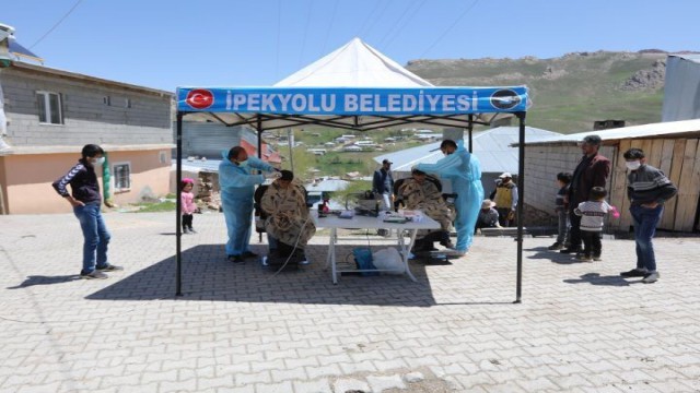 İpekyolu Belediyesinden bayram öncesi tıraş hizmeti