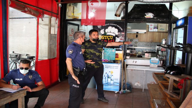 İş yerine 3 ayda dört kez giren hırsızlar tostçuyu canından bezdirdi