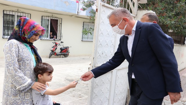 İşitme cihazının pili biten minik Arasa Gönül Bağı ekibi yetişti