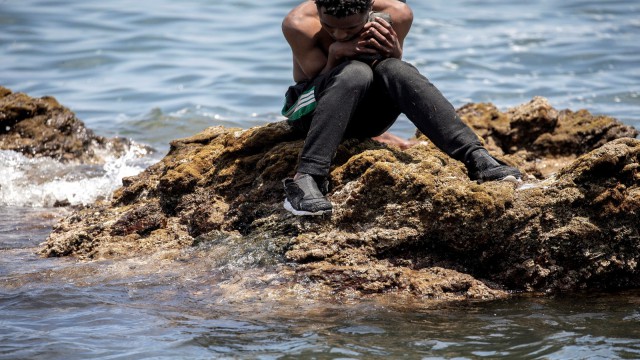 İspanya, Fastan gelen 8 bin düzensiz göçmenin yarısını geri gönderdi