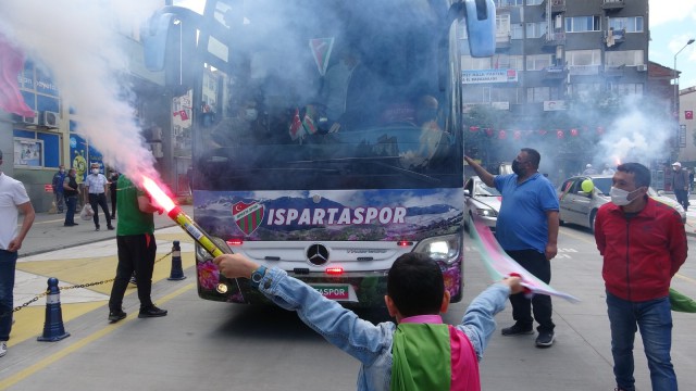 Isparta 32 Spora final maçı öncesi coşkulu uğurlama