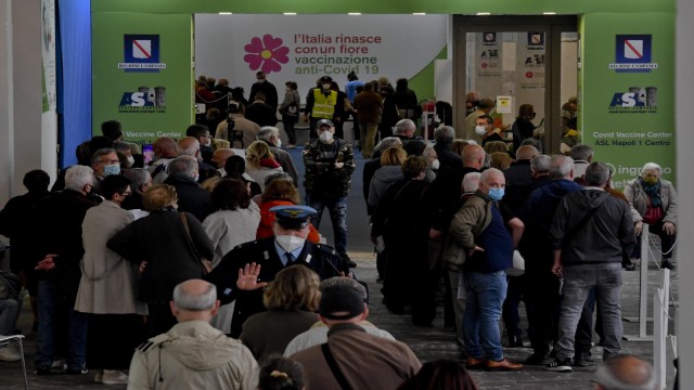 İtalyada son 24 saatte 11 bin 807 yeni vaka