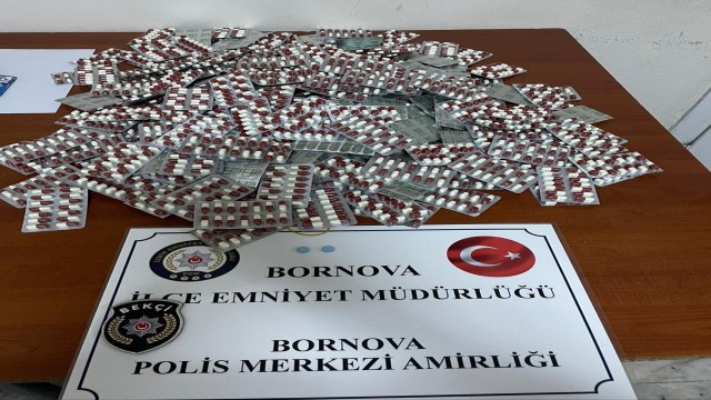 İzmirde bekçinin dikkati binlerce uyuşturucu hapı ortaya çıkardı
