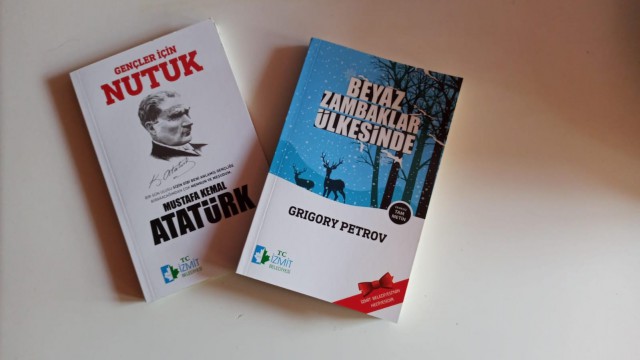 İzmit Belediyesinden çocuklara kitap hediyesi