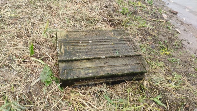 İznik Gölünde ağlara 2 bin yıllık kabartmalı yazıt takıldı