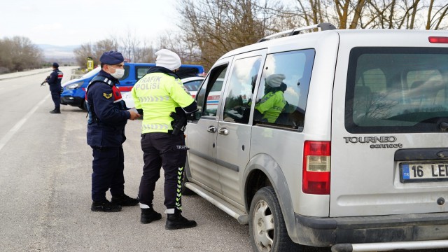 Jandarma ve polisten ‘tam kapanma denetimleri