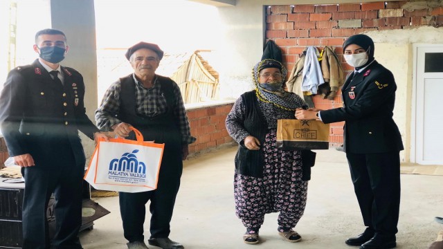 jandarmadan şehit ailelerine ziyaret