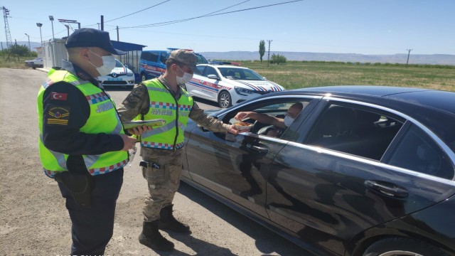 Jandarmadan şeker tadında etkinlik