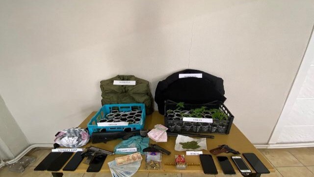 Jandarmadan uyuşturucu tacirlerine şafak operasyonu: 9 gözaltı