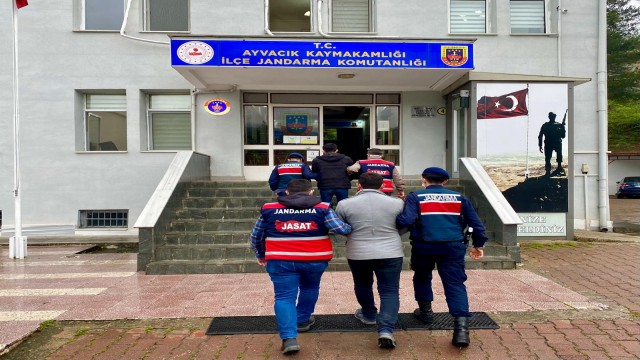 Kablo hırsızları suçüstü yakalandı