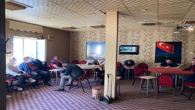 Kaçak okeyde hesap 26 bin 271 lira tuttu