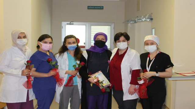 Kahramanlara çiçekli kutlama