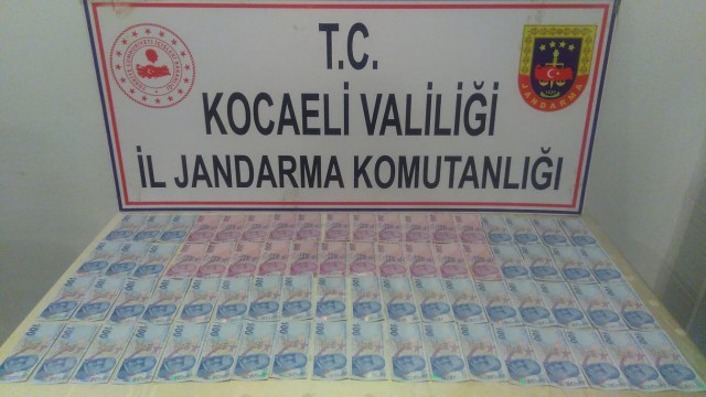 Kalpazanların, tır şoförü kurnazlığını jandarma bozdu