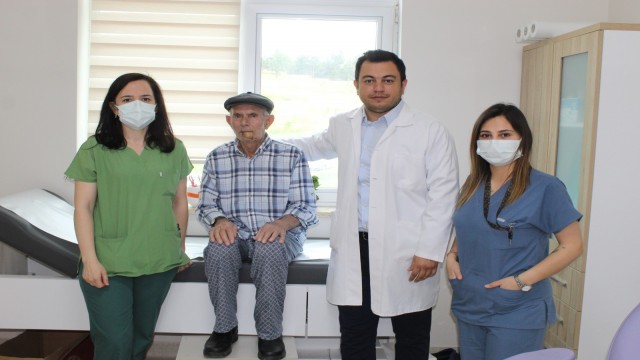 Kanser nedeniyle alt dudağının yüzde 80ini kaybeden hastaya nakil yapıldı