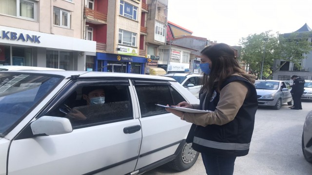 Kapanmada dışarıda olan sürücüler tek tek durduruldu