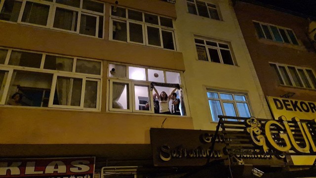 Karabükte Beşiktaşın şampiyonluğunu kutladılar